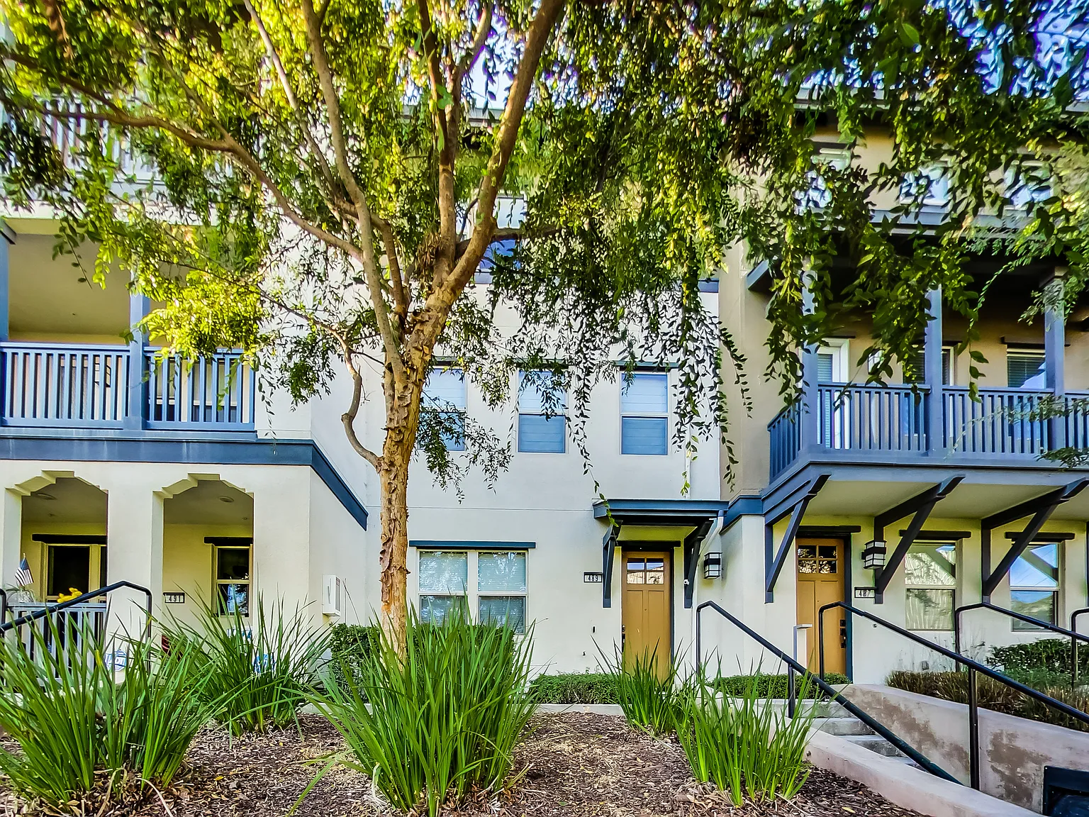3 bed, 3.5 bath, 1784 sqft, $4,999 — Photo 4