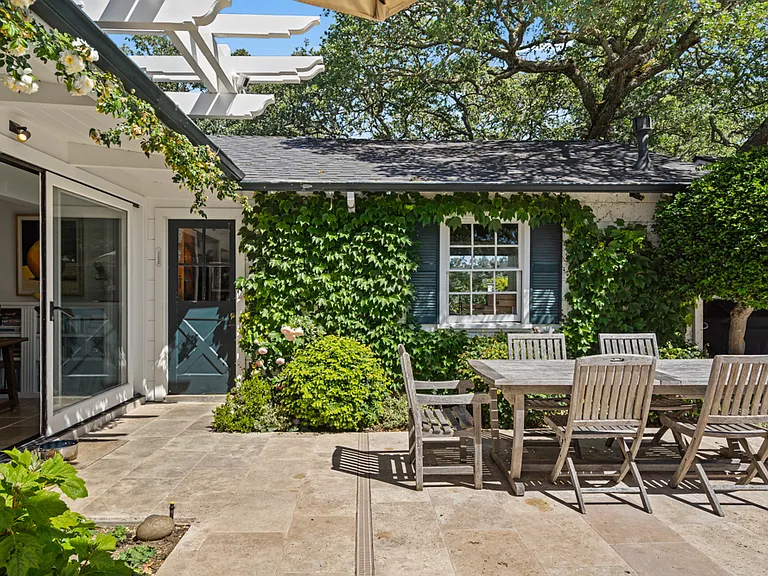 Westridge Dr — Photo 3