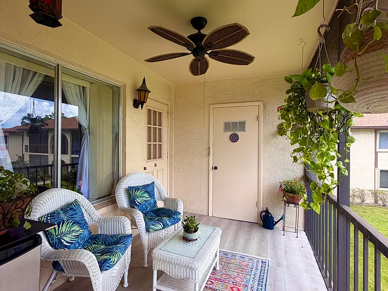 301 Knotty Pine Cir #B-2 — Photo 5