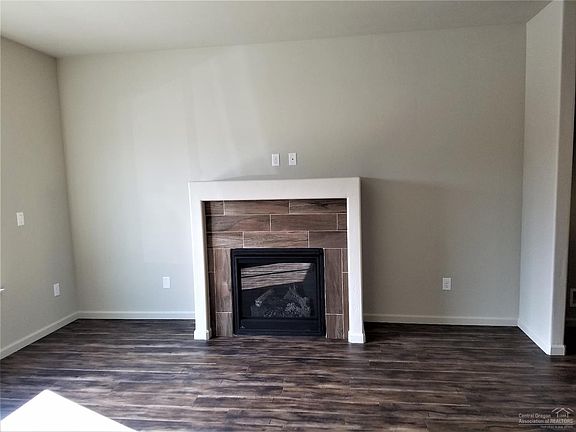 3rd image of 455 NE Brookstone Dr