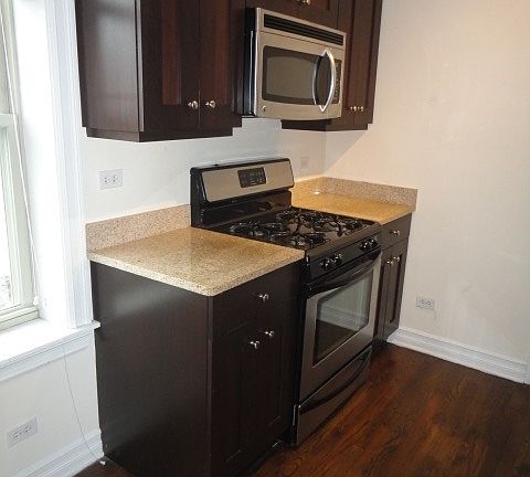 4th image of 3812 N Sheffield Ave #3