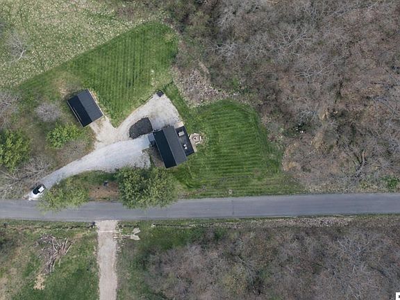 3rd image of 735 Berry Rd