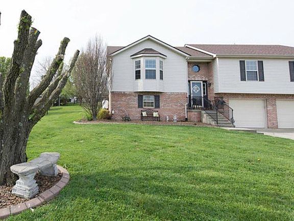 3rd image of 1815 Adkinson Dr