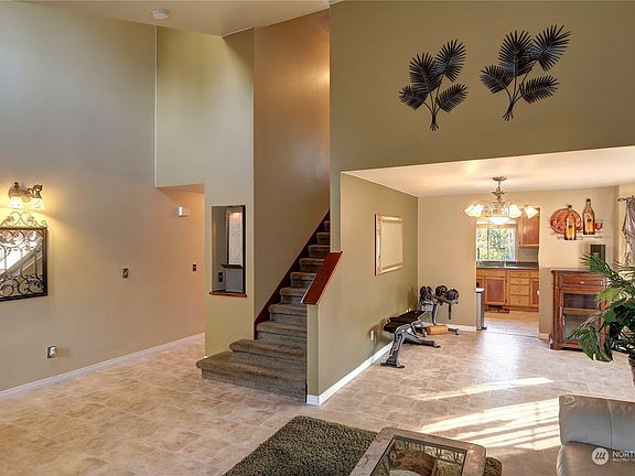 4th image of 2328 107th Drive NE