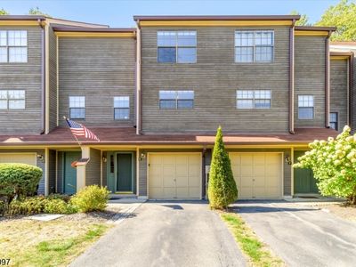 52 Beacon Hill Rd #E, West Milford, NJ, 07480