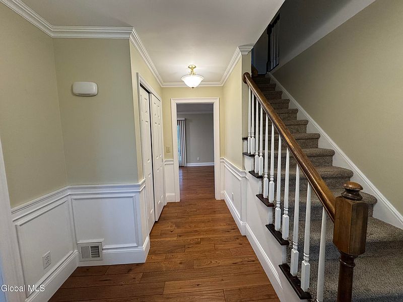 3rd image of 199 Ashdown Road