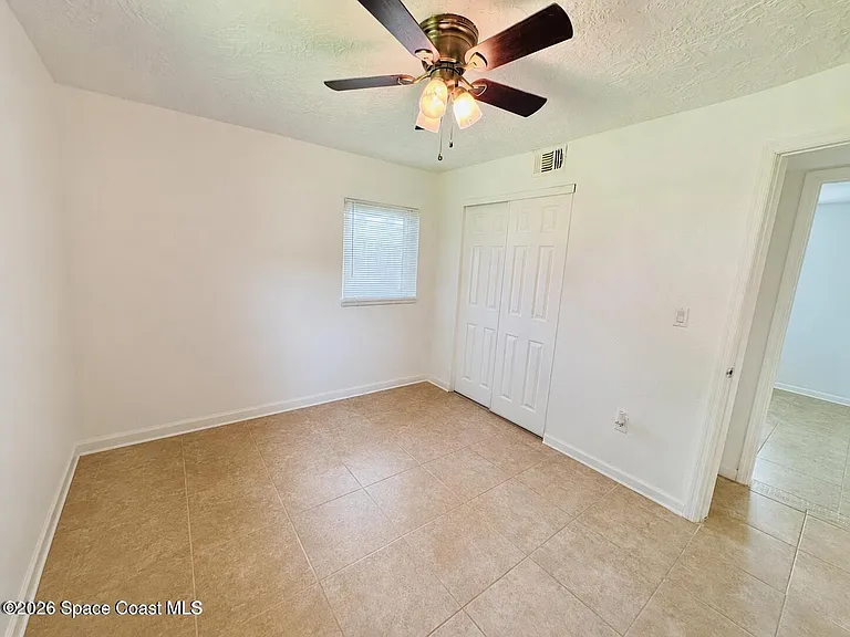 1812 Oakwood Dr — Photo 8