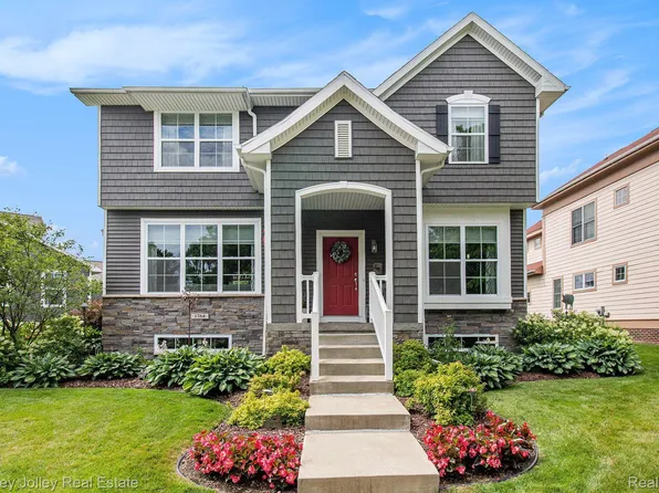 1764 Town Commons Dr, Howell, MI 48855