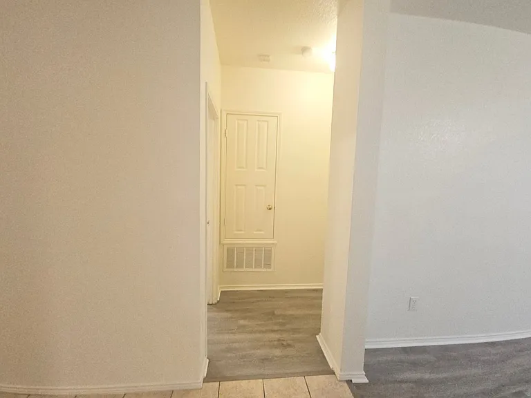 816 Dunkirk Ln — Photo 17