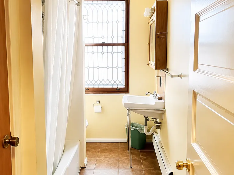 5432 Baywood St #2 — Photo 3