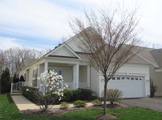 466 Crossfields Ln, Somerset, NJ 08873