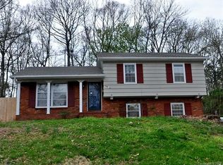 4823 Westridge Dr, Charlotte, NC 28208