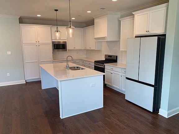 5th image of 518 Armel Dr