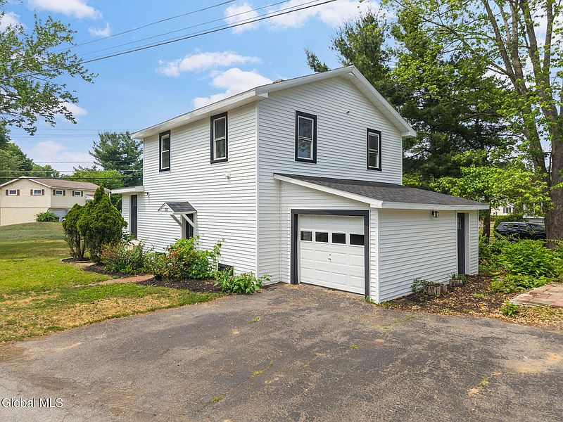 5th image of 150 Schoolhouse Road