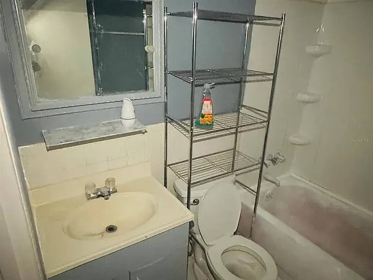 2353 Shelley St #11 — Photo 8