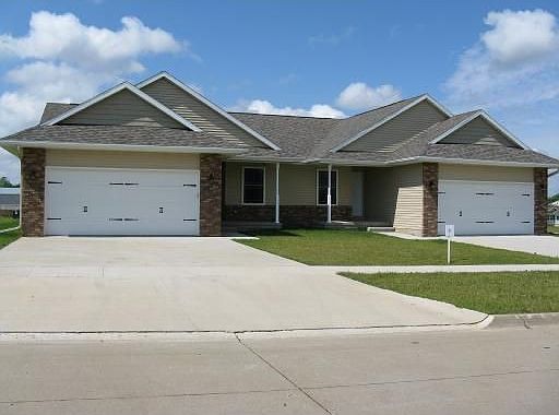 1st image of 301 Grant Avenue Cir