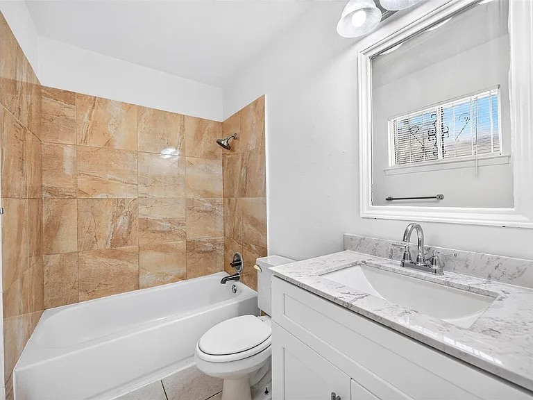 11239 Carvel Ln — Photo 32