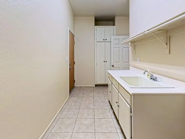 2226 Willowbrook Ln — Photo 18