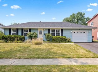 5 Lee Ct, Dekalb, IL 60115