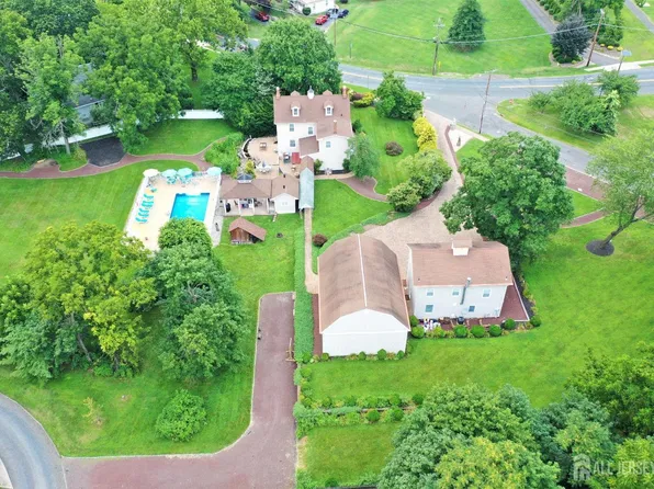 234 W Church St, Blackwood, NJ 08012