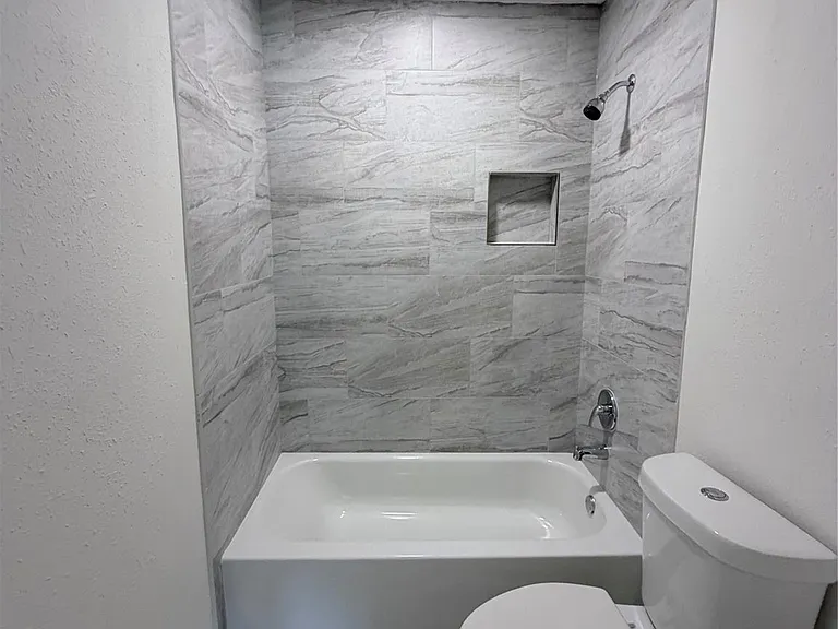 8837 Oak Knoll Ln — Photo 24