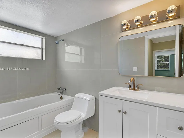 1465 NE 123rd St #416 — Photo 13