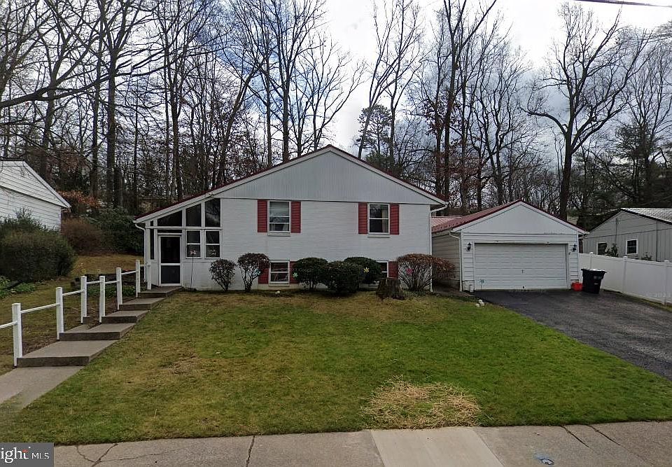 1st image of 525 E Hillside Ave