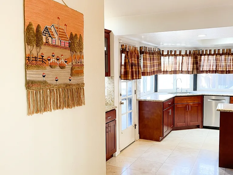 4104 Amos Way — Photo 11