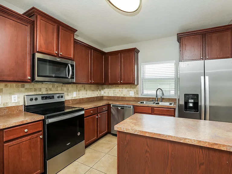 7206 Rafanelli Ct — Photo 6