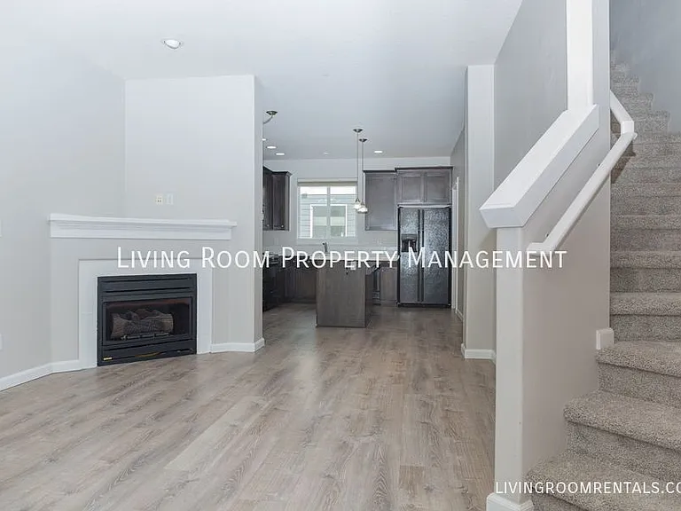 1142 SW 162nd Ave — Photo 3