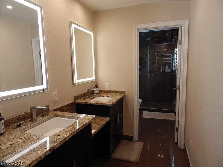 2712 W Oakey Blvd — Photo 11