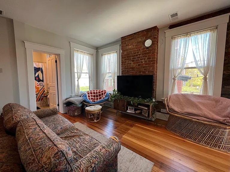 1400 Chase Ave #2 — Photo 2