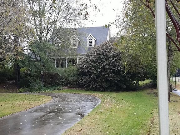 2nd image of 2632 Calumet Dr SE