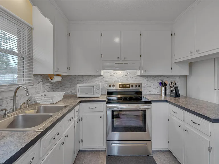116 Parthenia Dr — Photo 21