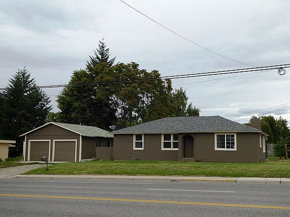 Oversized 2 car garage