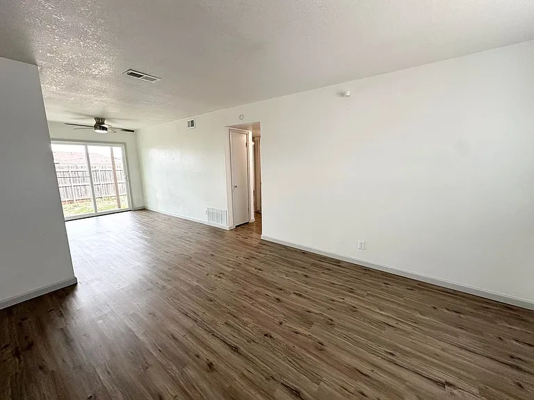4707 Shadylane Dr #A-B — Photo 2