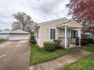 596 N Harris Rd, Ypsilanti, MI 48198