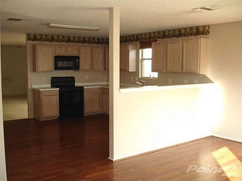 4th image of 5208 Emmeryville Ln