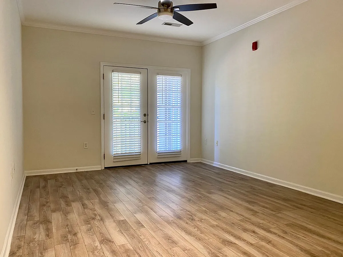 Building Photo - 2621 Oldgate Dr #206