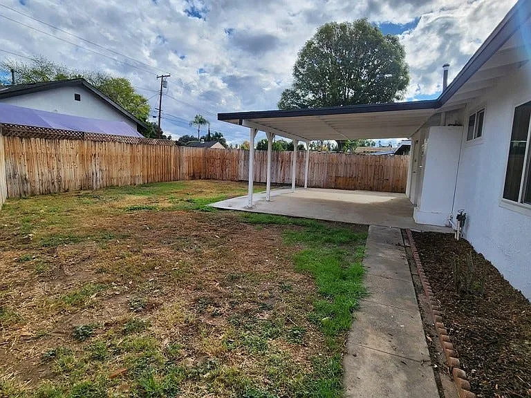 3975 Eileen St — Photo 39