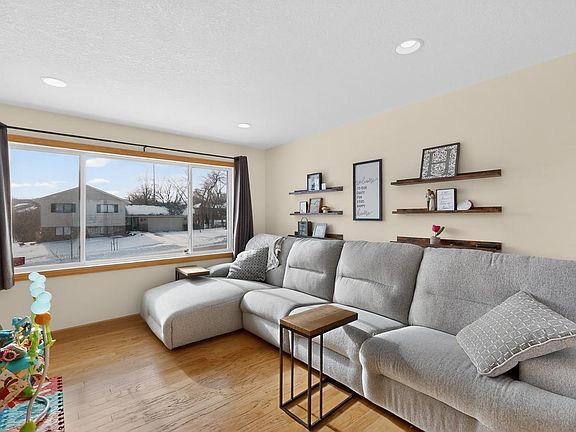 3rd image of 615 Meadow Run Dr SW