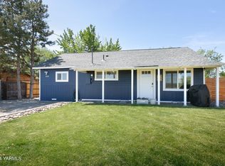 920 N Camas Rd, Wapato, WA 98951