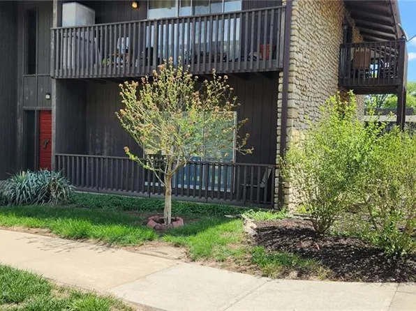 419 W 104th St APT B, Kansas City, MO 64114