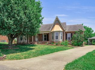 225 Rollingwood Ct, La Vergne, TN 37086