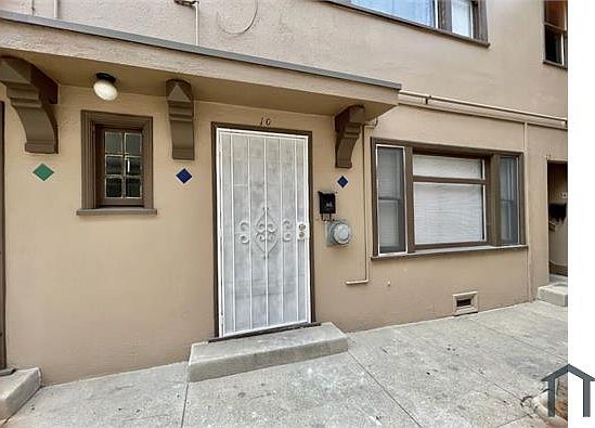 4th image of 333 W 4th St #10