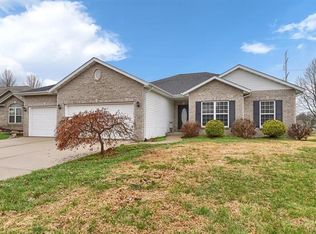 7531 Stonebridge Golf Dr, Maryville, IL 62062