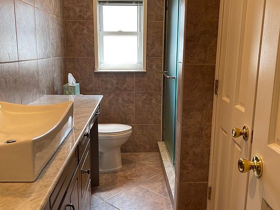 5th image of 52 Kingsbridge Ave #52