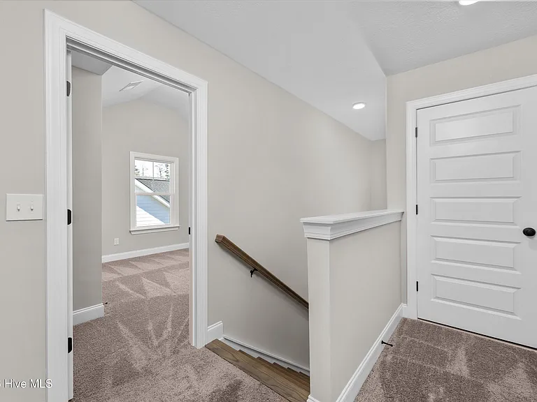 915 Sandpiper Xing — Photo 29
