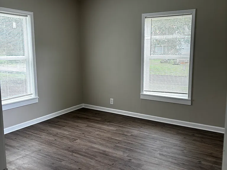 2304 Tyler Ave — Photo 11