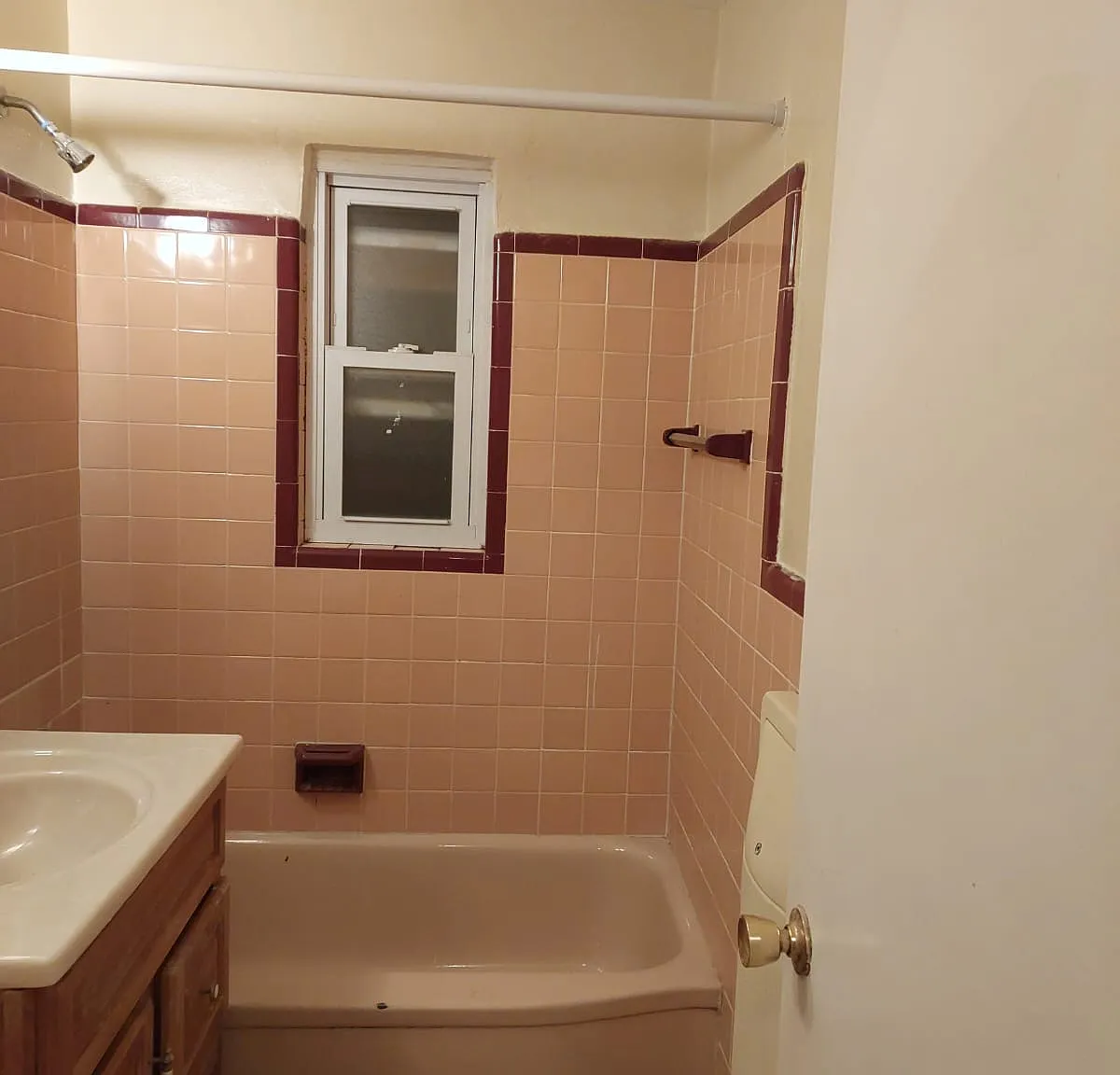 1 bed, 1200 sqft, $945 — Photo 1